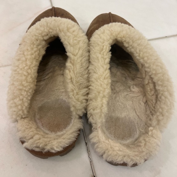 UGG “Coquette” Brown and Cream Women's Slippers - Picture 2 of 3